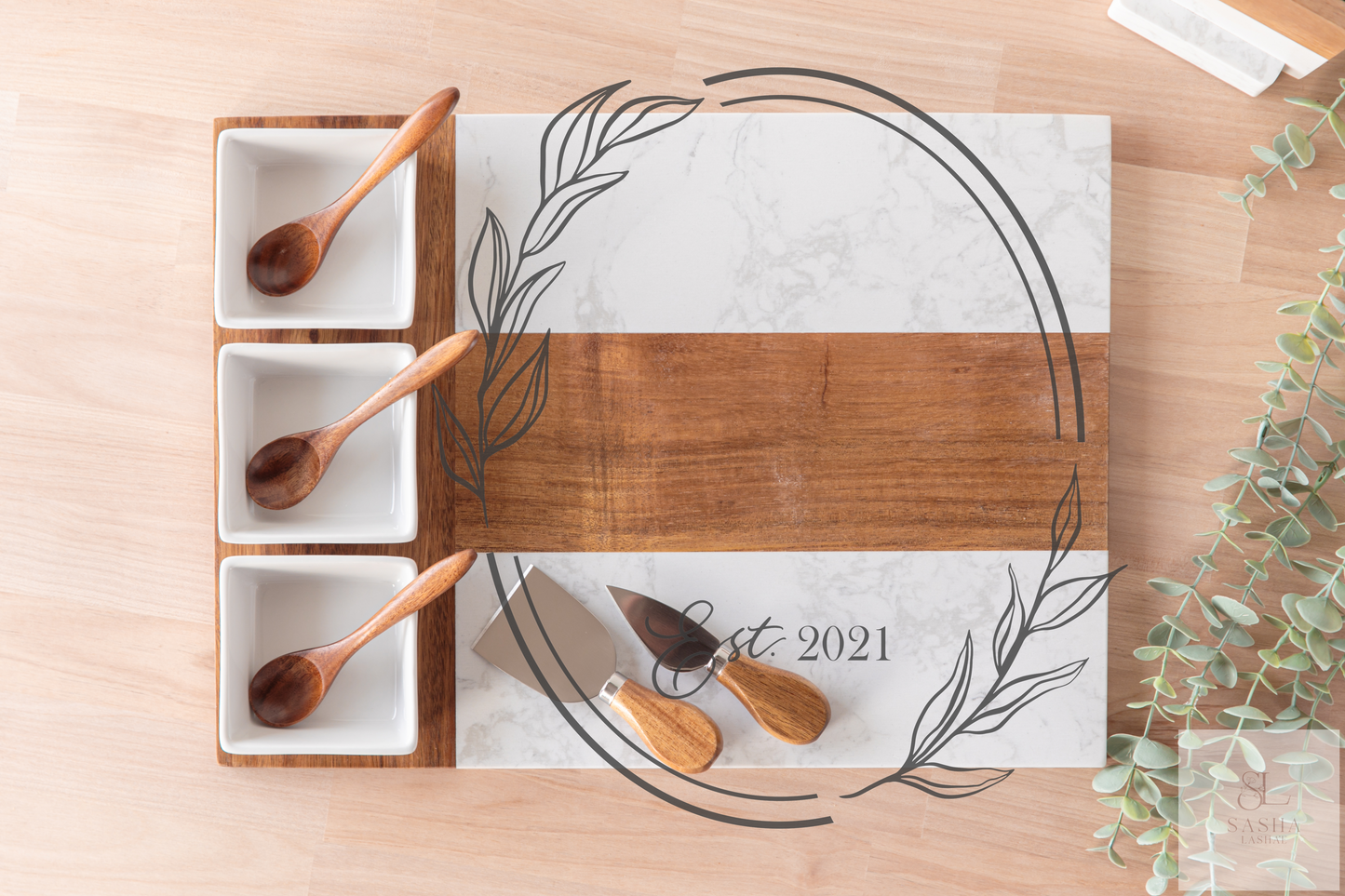 Foxglove Lane – Classic Frame Monogram